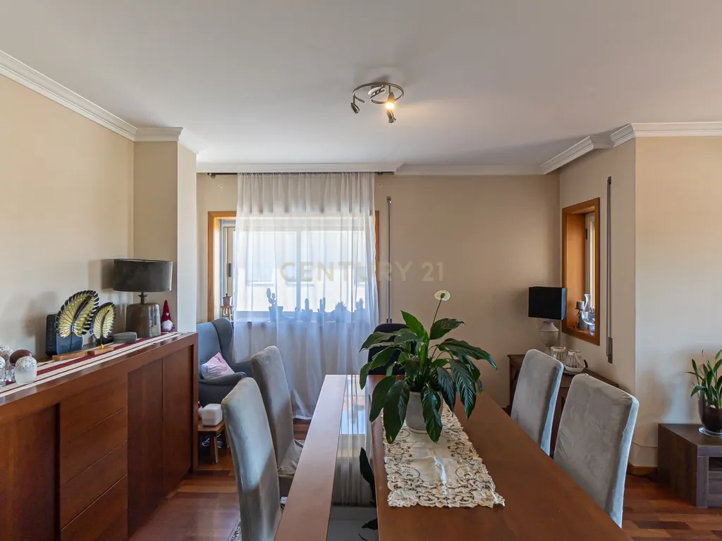 Apartamento T3 com Vista Panorâmica em Canidelo, Vila Nova de Gaia - Image 21