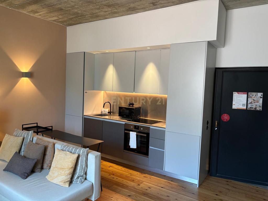 Apartamento Charmoso no Coração do Intendente com Licença para Alojamento Local - Image 2