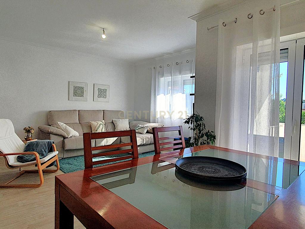 Apartamento T3 I Elevador I Centro Cidade Coimbra - Image 3