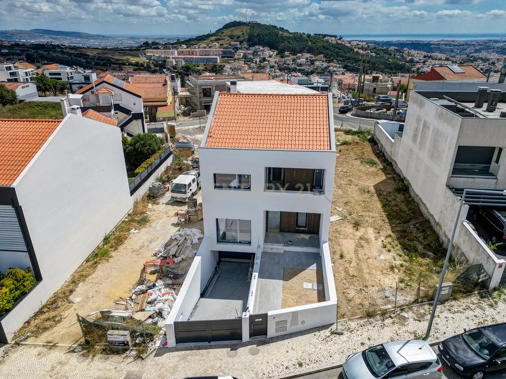 Moradia T4 com piscina em Caneças - Image 78