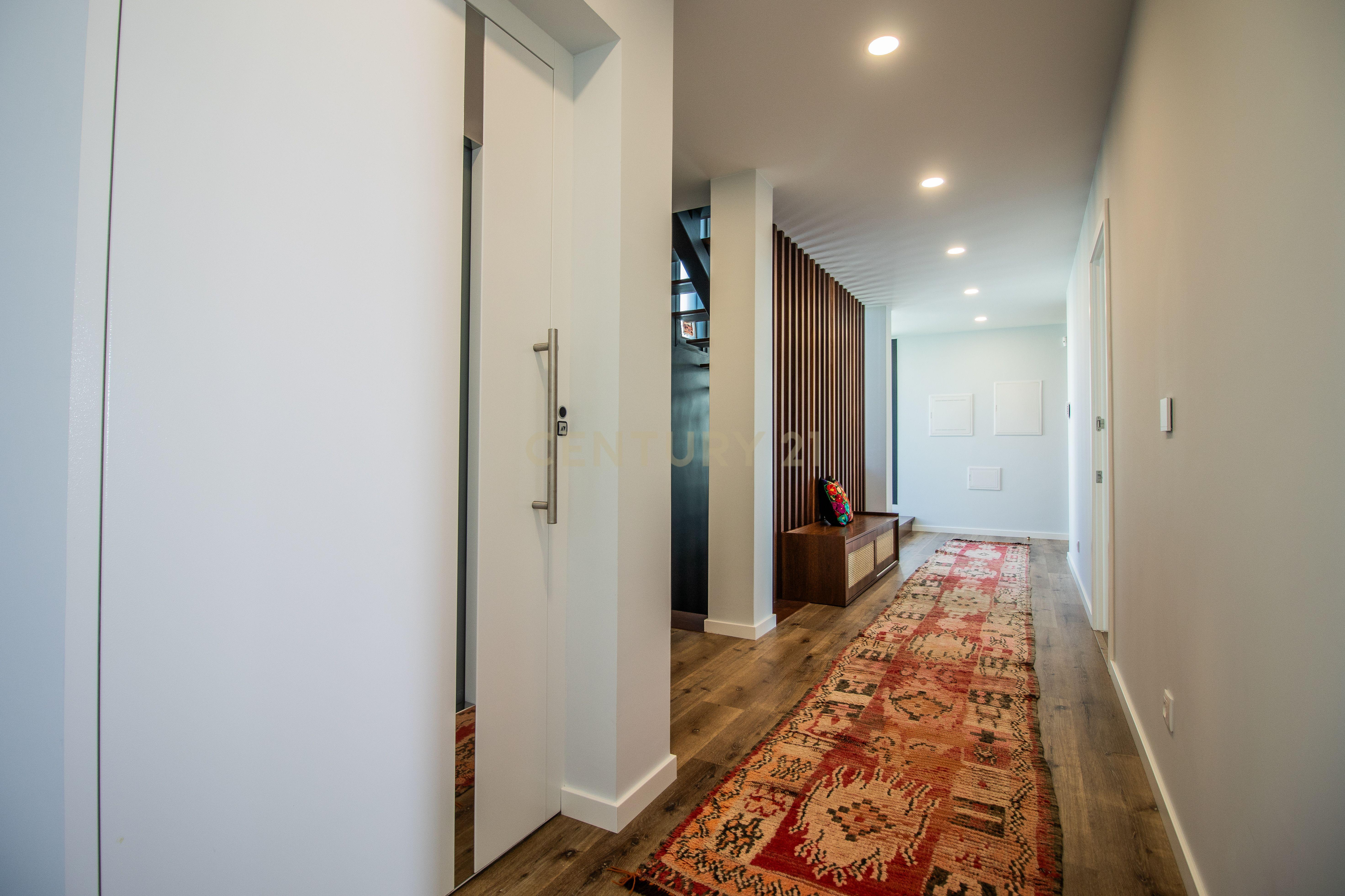 Fotografia 12 de Moradia de Arquitetura Contemporânea | Primeira Linha de Mar