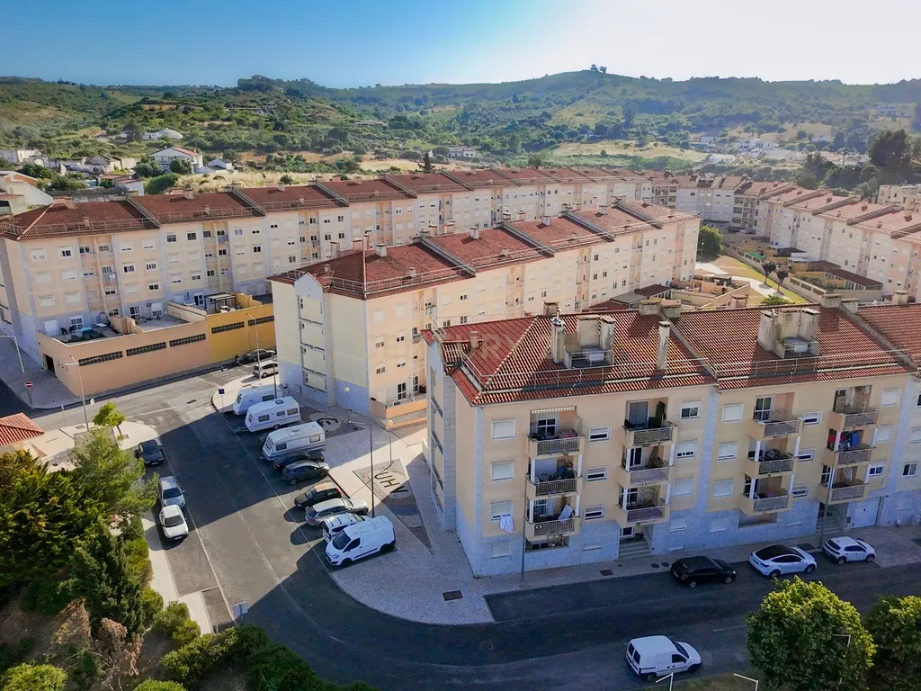Apartamento T3 Remodelado na Horta dos Vimes - Viva com Conforto e Qualidade em Alenquer. - Image 44