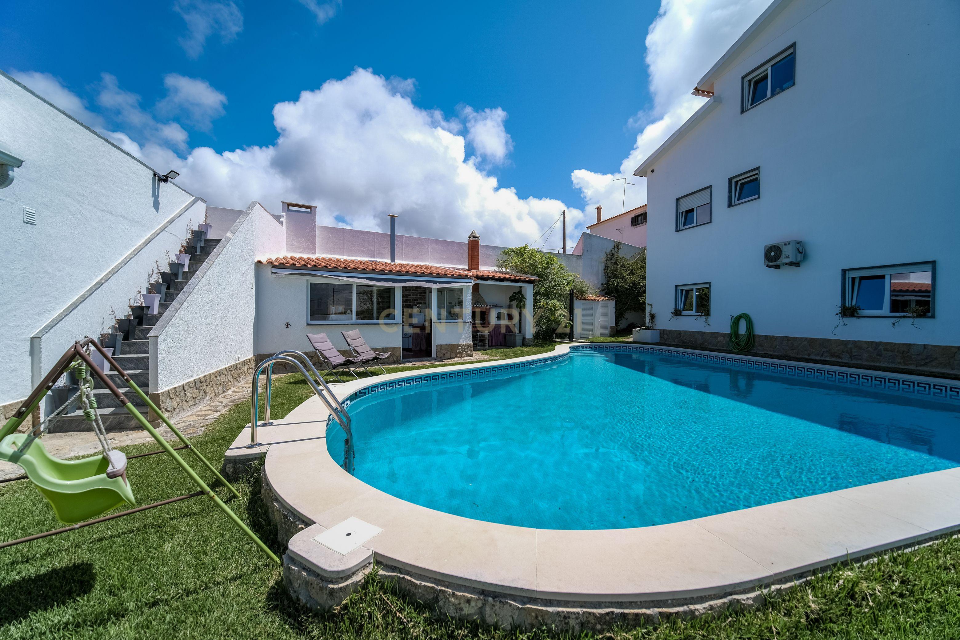 Moradia T5 totalmente renovada, com piscina, 15 minutos a pé da Praia de S. Julião, na Carvoeira, Ericeira, Mafra - Image 7