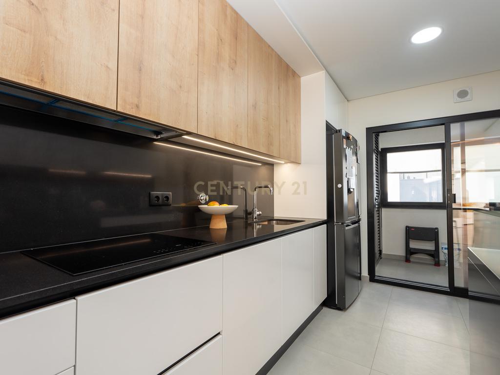 Apartamento T3+1 duplex, com terraço e estacionamento, no centro da cidade de Torres Vedras - Image 20