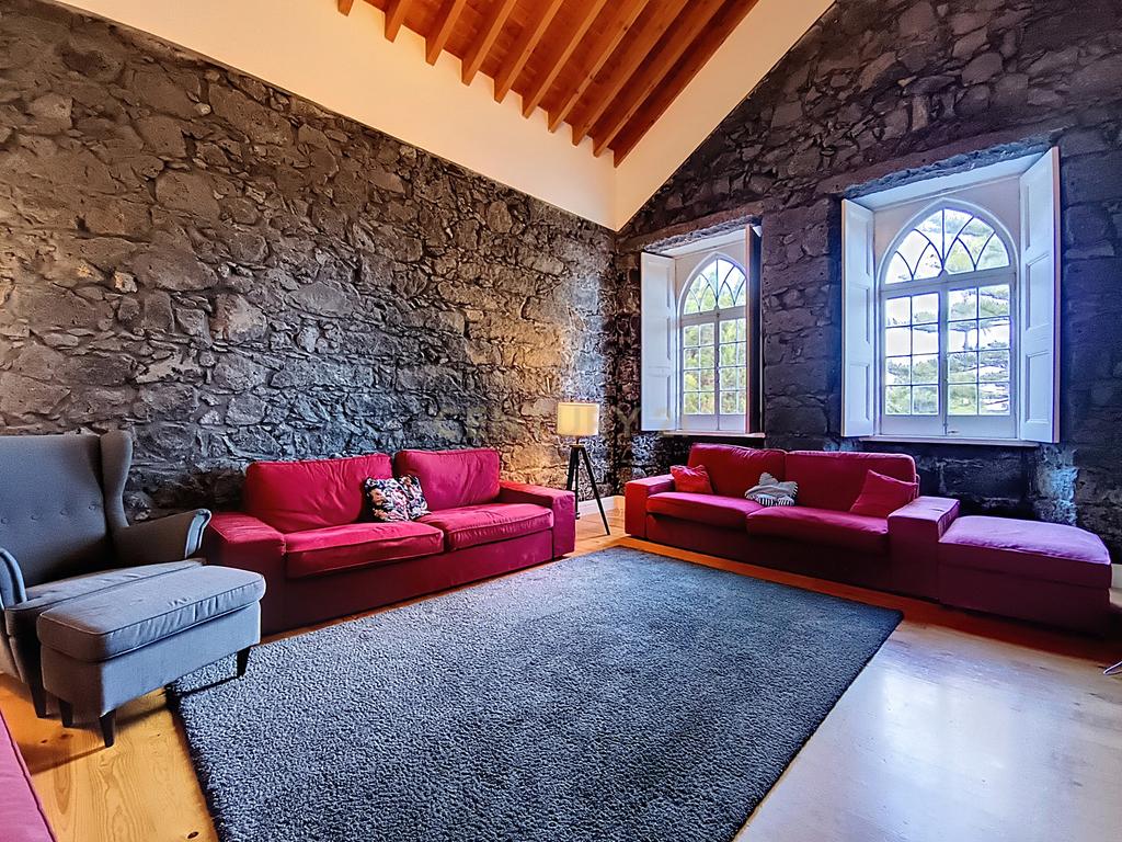 Casa Centenária toda renovada com Vista Panorâmica em Ribeira Grande - Image 1