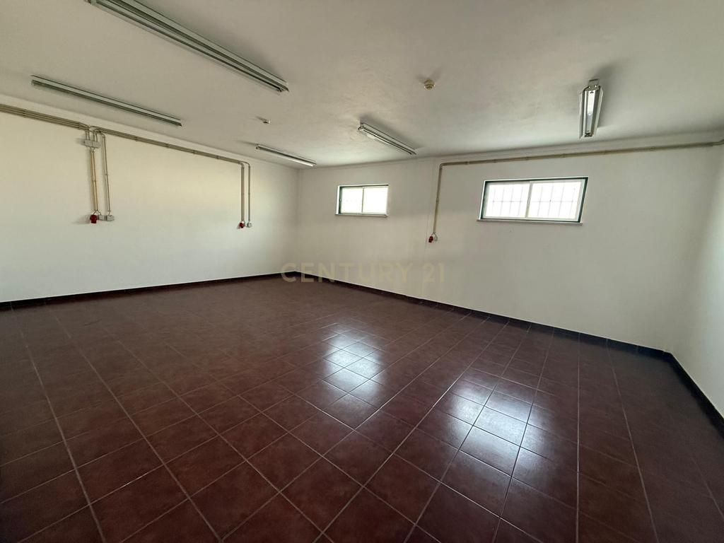 Armazém Industrial para Arrendamento – Riachos, Torres Novas - Image 10