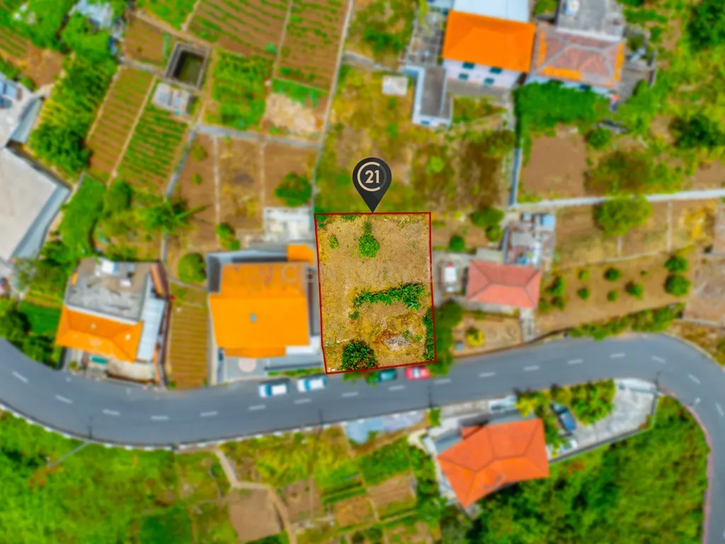 Terreno Urbano com Projeto Aprovado na Tranquila Ribeira Brava - Image 7
