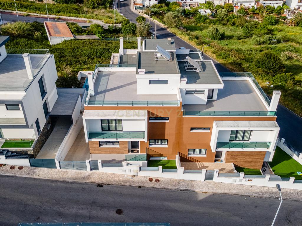 Luxuosa Moradia T5 em Odivelas com Vista Panorâmica - Image 48