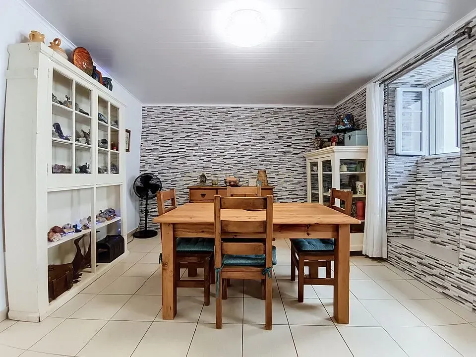 Fotografia 9 de Moradia T2 no Centro da Vila do Nordeste | Jardim e Excelente Potencial de Investimento