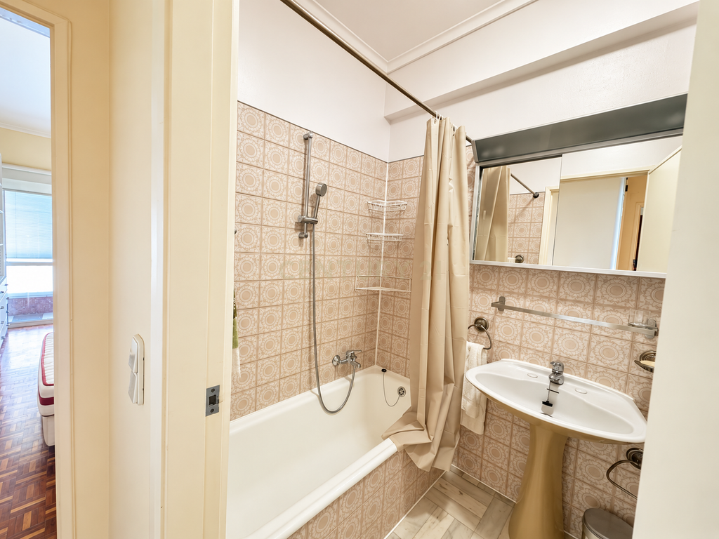 Apartamento T3 para Arrendamento na Lapa | Travessa do Moinho de Vento, Lisboa - Image 8