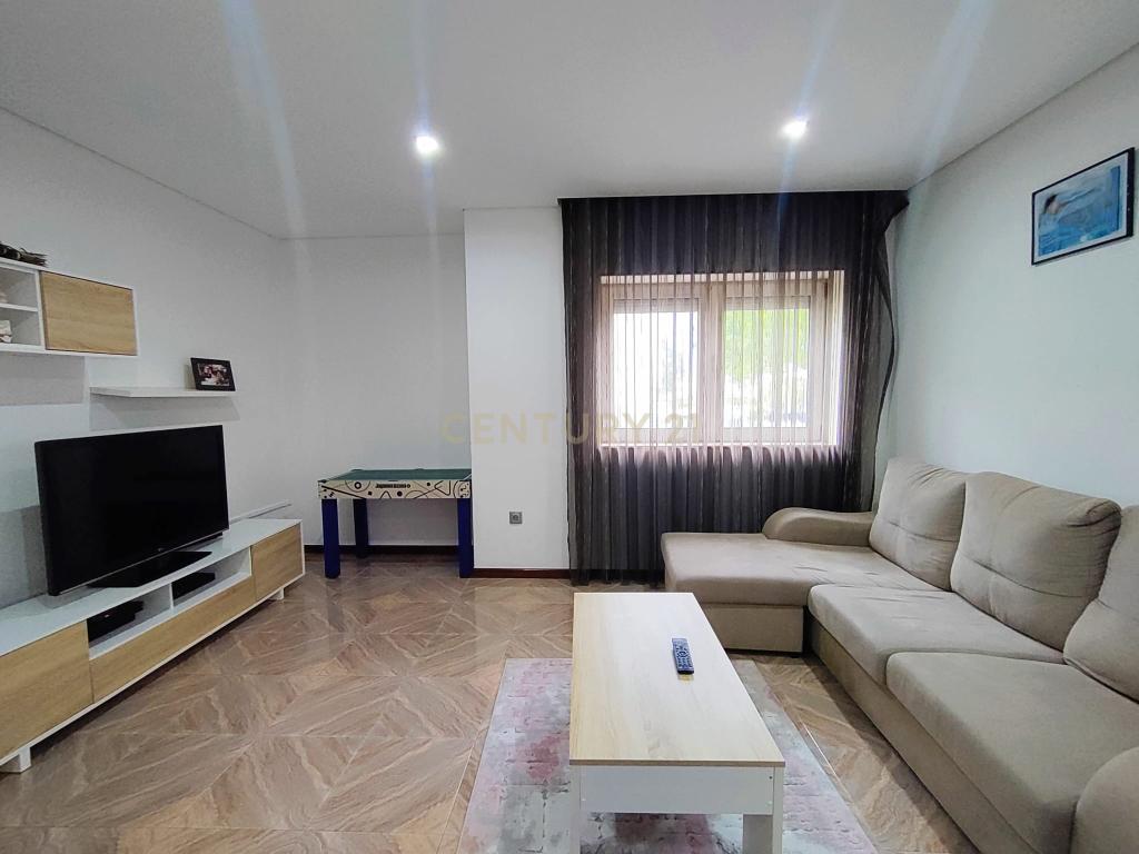 Apartamento T3 com Terraço e Vista na Póvoa de Varzim - Image 9
