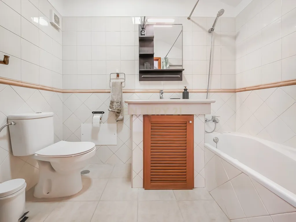 Apartamento T2 Dúplex com Vista Panorâmica e Garagem com Carregamento Elétrico | a 15 minutos de Mafra e Ericeira - Para arrendamento! - Image 18