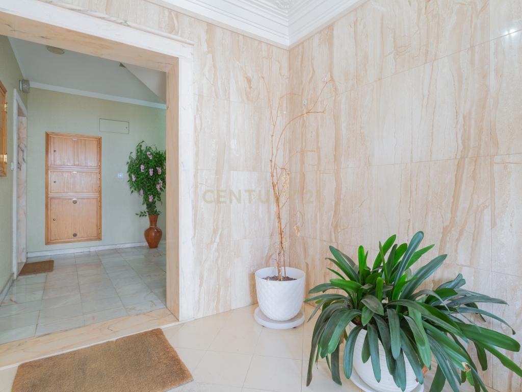 Apartamento T2 na Quinta do Anjo, Setúbal,  com Estacionamento e Piscina Comum - Image 21