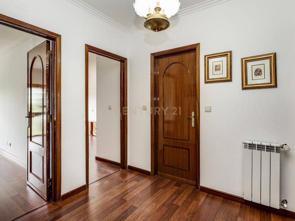 Apartamento T3 com box para arrendamento em Carnaxide - Image 17