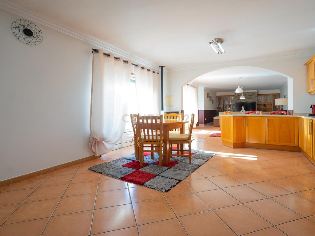 Moradia T4, com jardim e terraço, em Anadia  - Image 8
