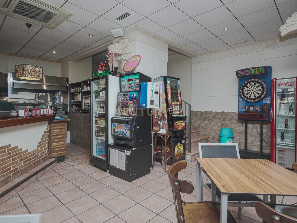 Traspasse de Café Bar totalmente operacional em Torrellano – Pronto para começar! - Image 12