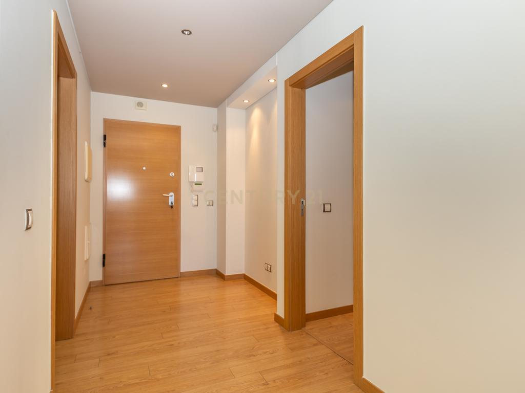Apartamento T3 Com Box - Varandas Montijo - Image 8