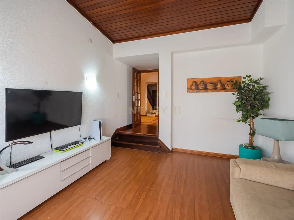 Moradia T4 com piscina | Cascais - Image 18