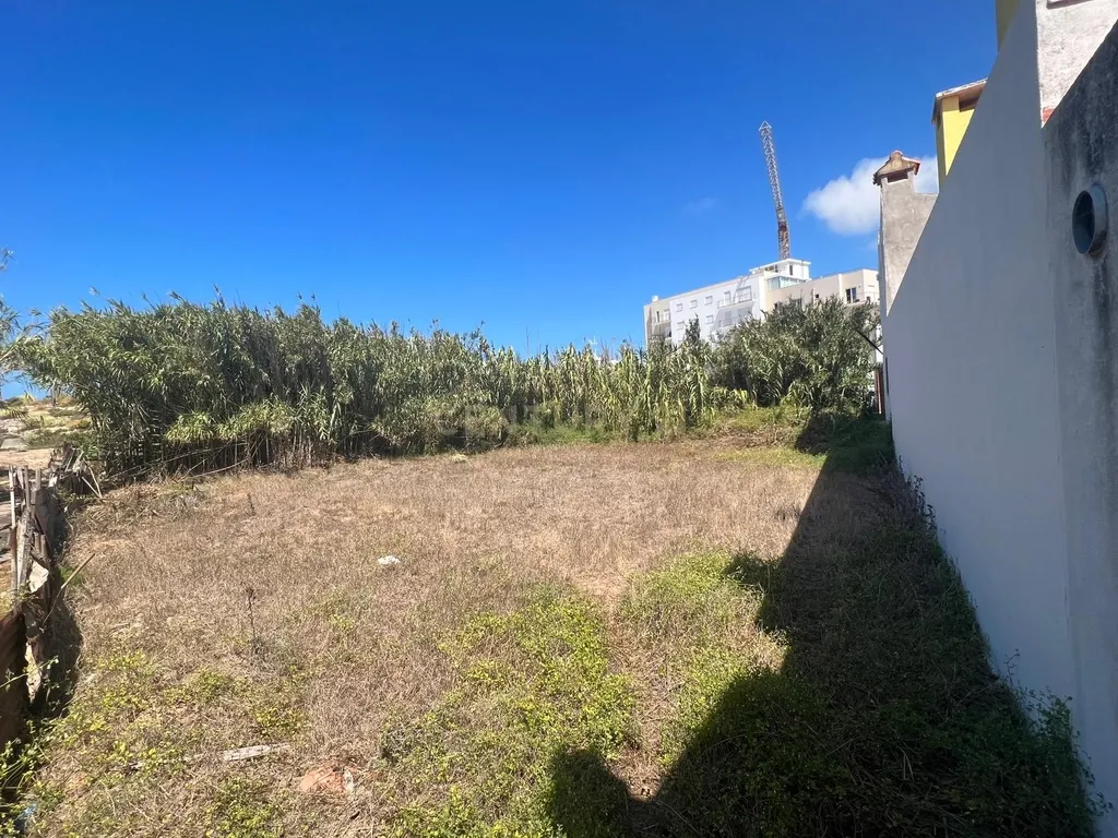 Terreno para construção na segunda linha de mar. Oportunidade única. - Image 10