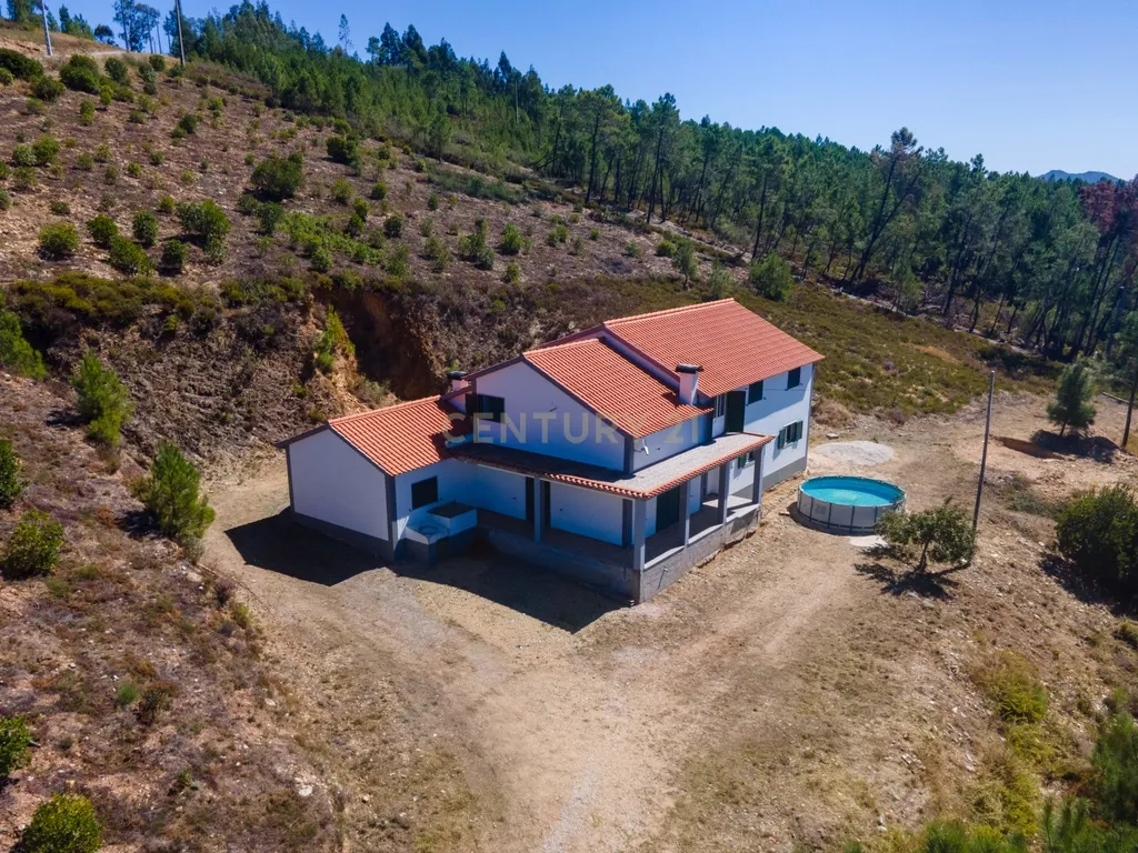 Espaço, Natureza e Tranquilidade: Moradia T6 em Cabril - Image 15
