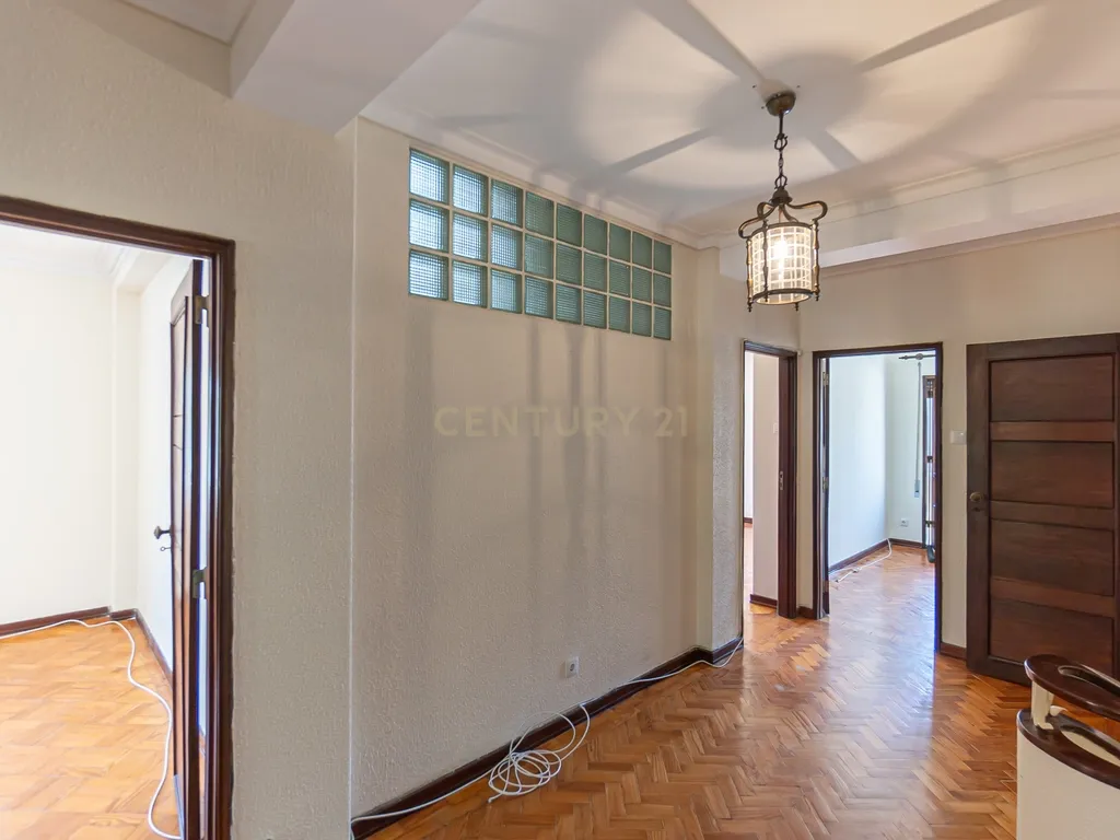 Andar Moradia T5 – Antas, Avenida Fernão de Magalhães – Porto - Image 31