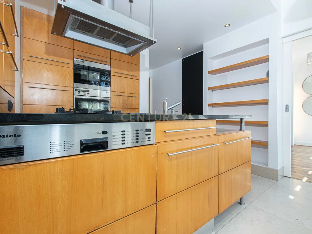 Duplex em Estados Unidos Da America, Lisboa com Vista para a Cidade - Image 24