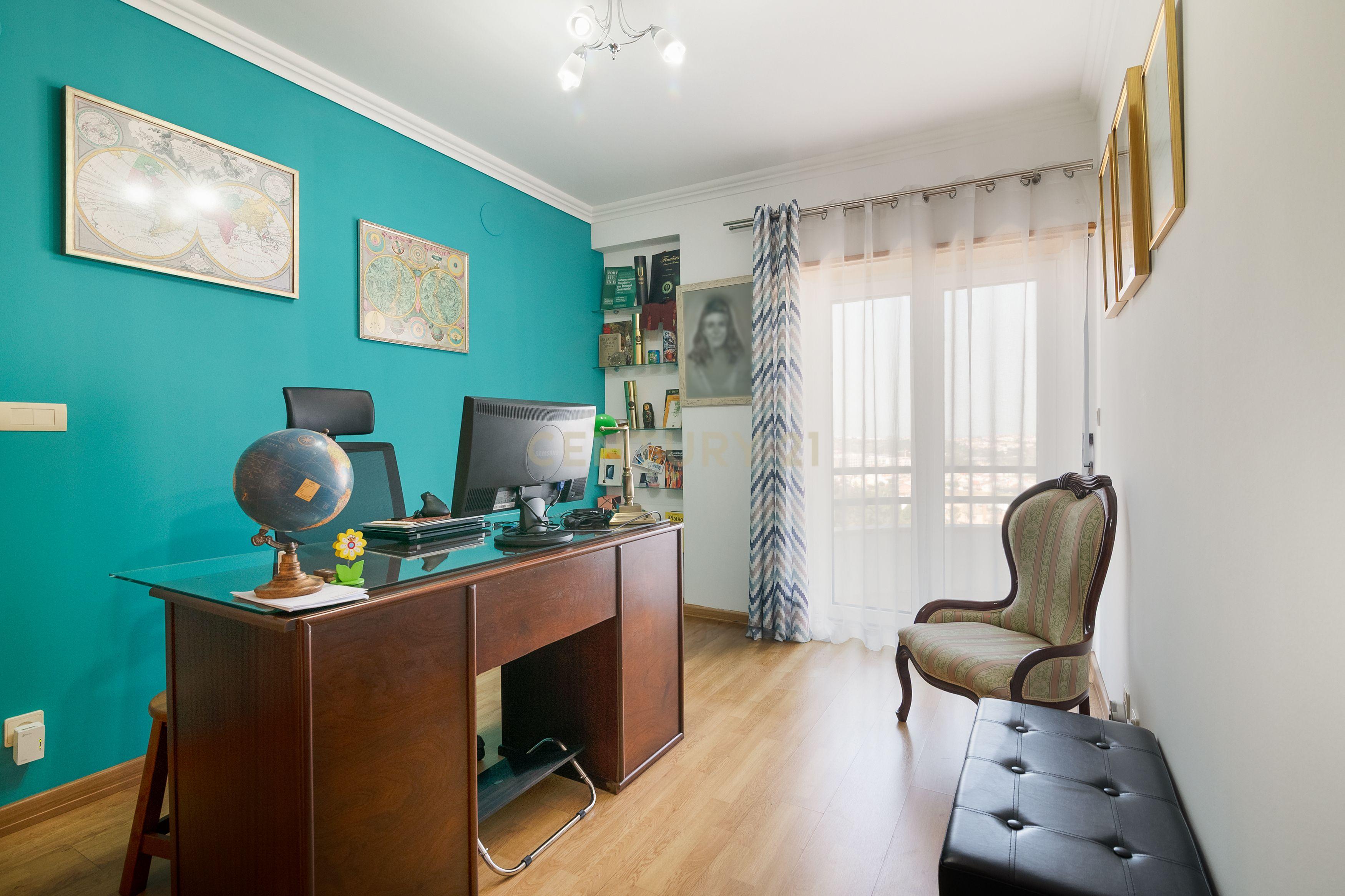 Fotografia 11 de Apartamento T2 – Jardim da Radial, com 2 elevadores e arrecadação
