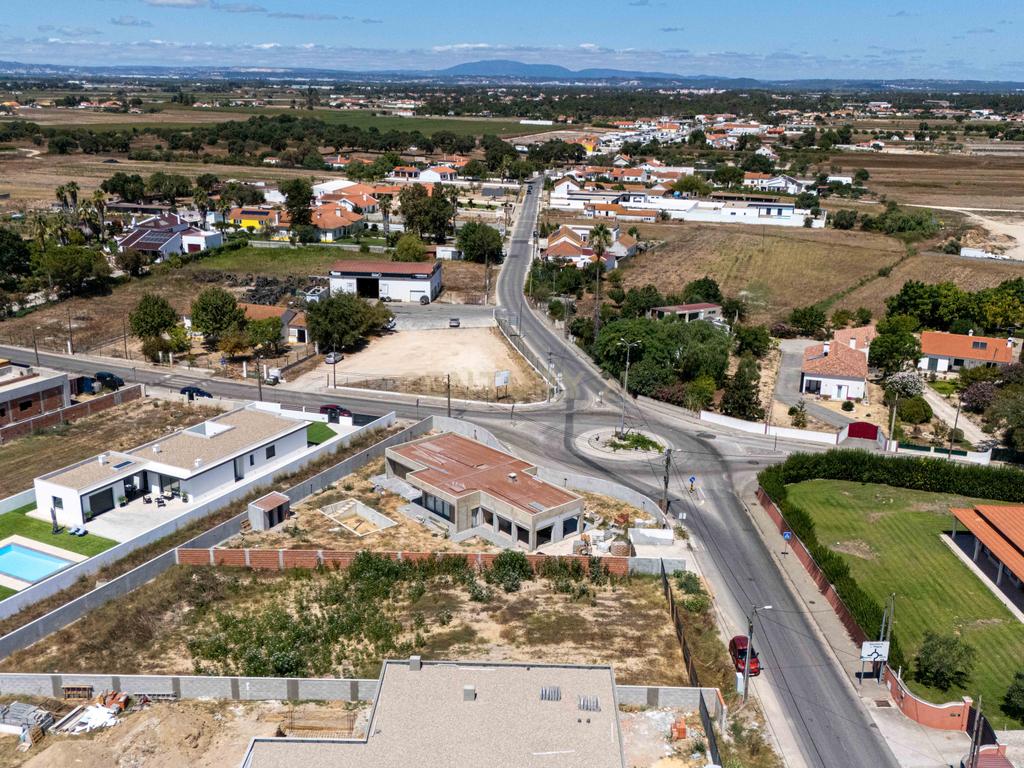 MORADIA T3 COM PISCINA E VISTA CAMPO - Image 25