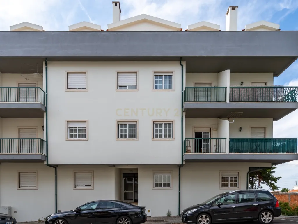Moderno T1 em Lousã, quase novo e pronto a habitar - Image 32