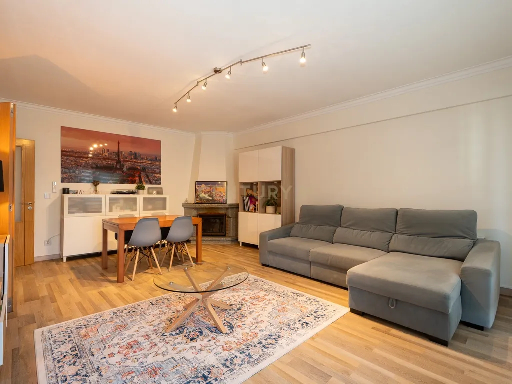 ** ESPECTACULAR APARTAMENTO T2 REMODELADO, NA URBANIZAÇÃO DA ANTA ** - Image 10