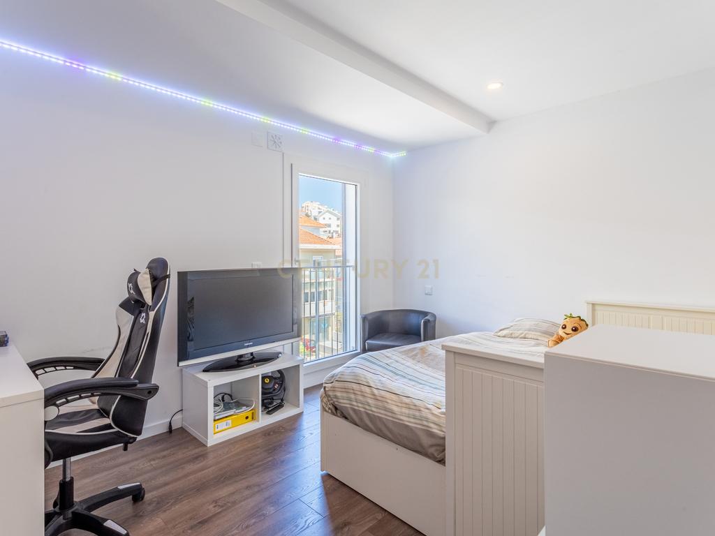 Apartamento T3 Luminoso e Recente na Ramada – Viva com Qualidade! - Image 17