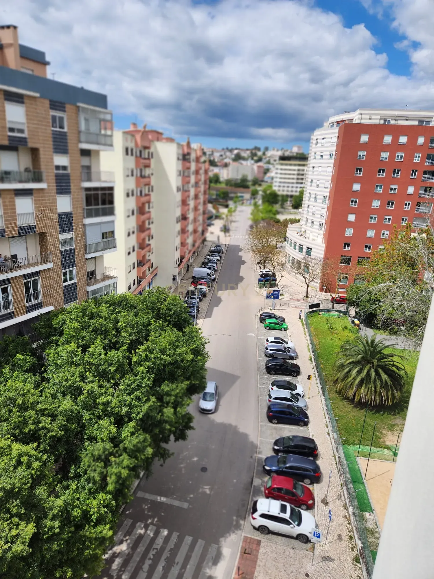 Apartamento Moderno em Setúbal com Vista para a Cidade e Montanha - Image 20
