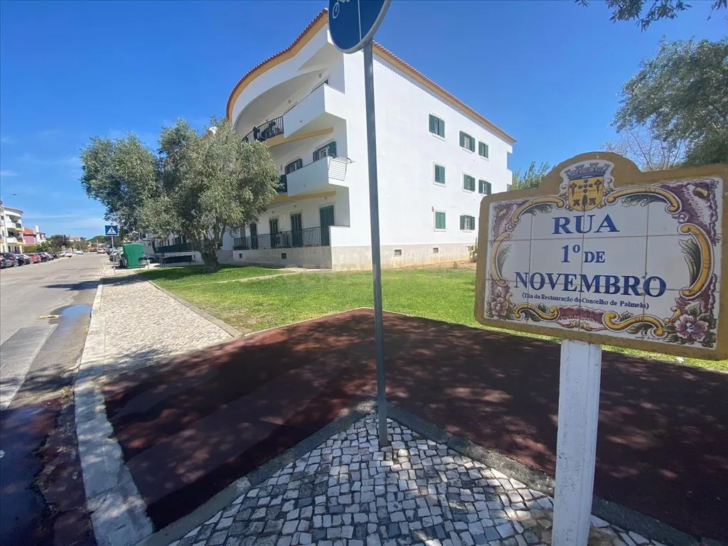 Apartamento T2, com Duas Varandas e Arrecadação, em Aires, Palmela - Image 23
