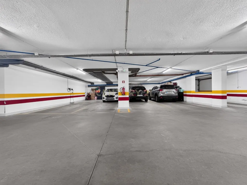 Apartamento T3 com estacionamento e vista desafogada sobre o rio | Sobralinho – Alverca - Image 27