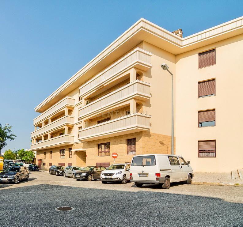 APARTAMENTO T4 SOLAR DAS MARINHAS - Image 7