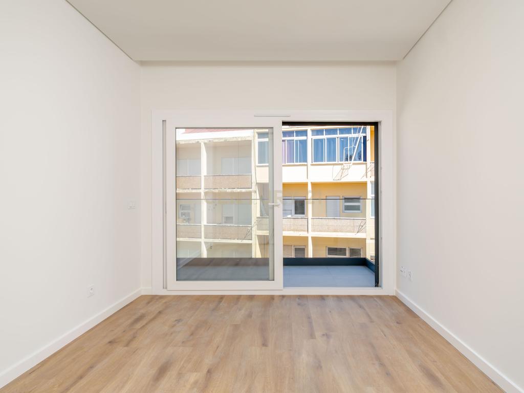 Exclusiva Penthouse T4 inserida num Empreendimento em Almada - Image 16