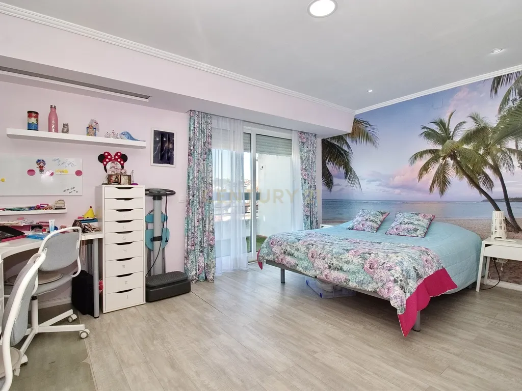 Apartamento T6 com Terraço e Vista 360º em Campolide - 314m² - Image 22