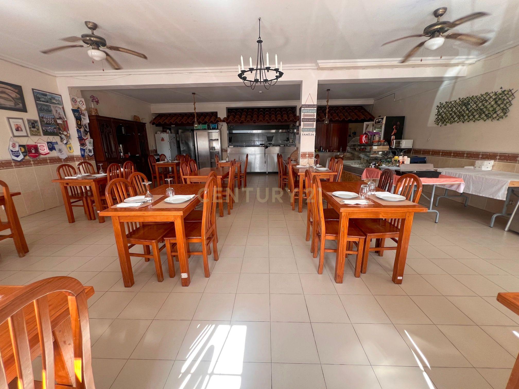 Fotografia 8 de Prédio no Nadadouro com 3 apartamentos + restaurante + potencial para mais 3 apartamentos