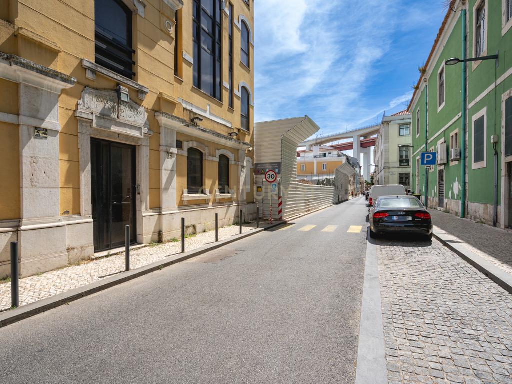 Prédio de Serviços em Alcântara – Projeto Aprovado para Aparthotel com 15 Unidades | Próximo ao LX Factory e Allo | Alcântara Lisbon Offices - Image 18