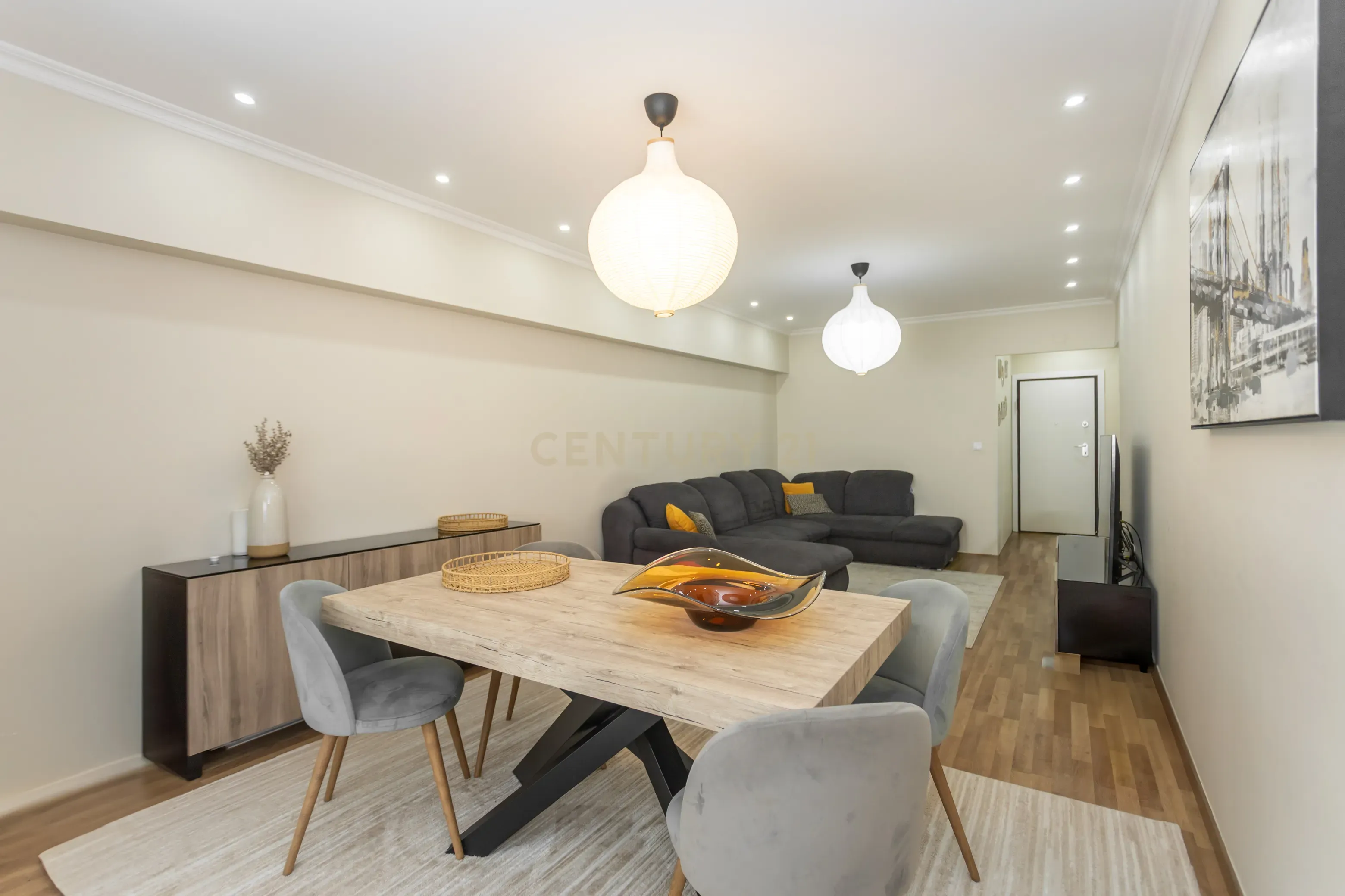 Fantástico T3 totalmente remodelado à venda em Corroios - Miratejo - Image 11