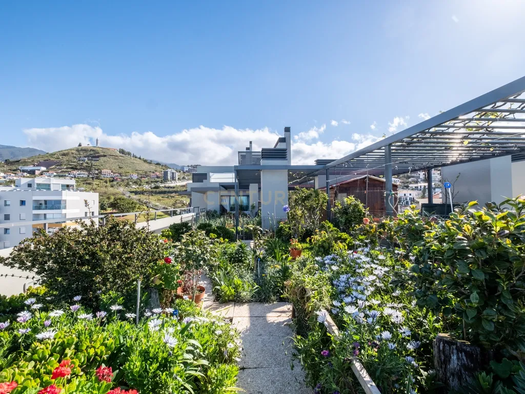 Penthouse com Vista Mar em Funchal, Madeira - Image 9