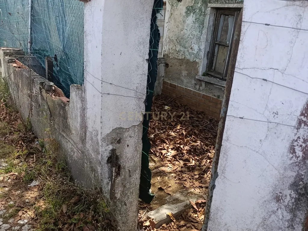 Prédios Urbanos na Sobreda – Transforme este Espaço na Casa dos Seus Sonho - Image 8