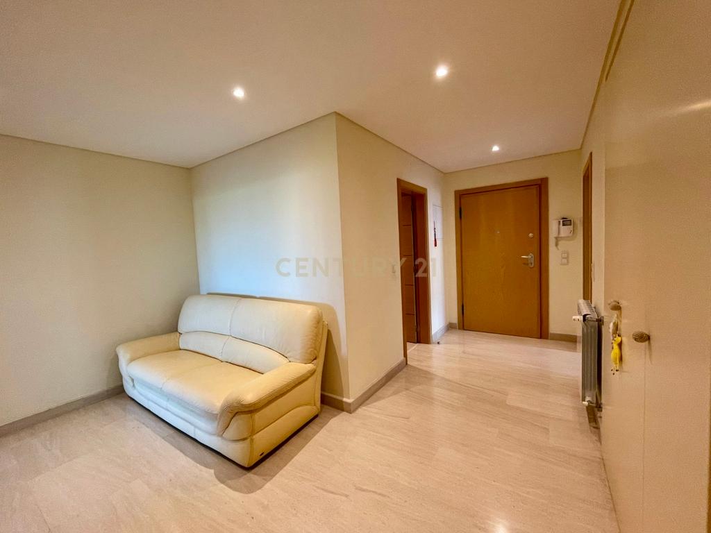 Excelente Apartamento T3 com 185 m² para Arrendamento em Telheiras – Rua António Quadros - Image 5