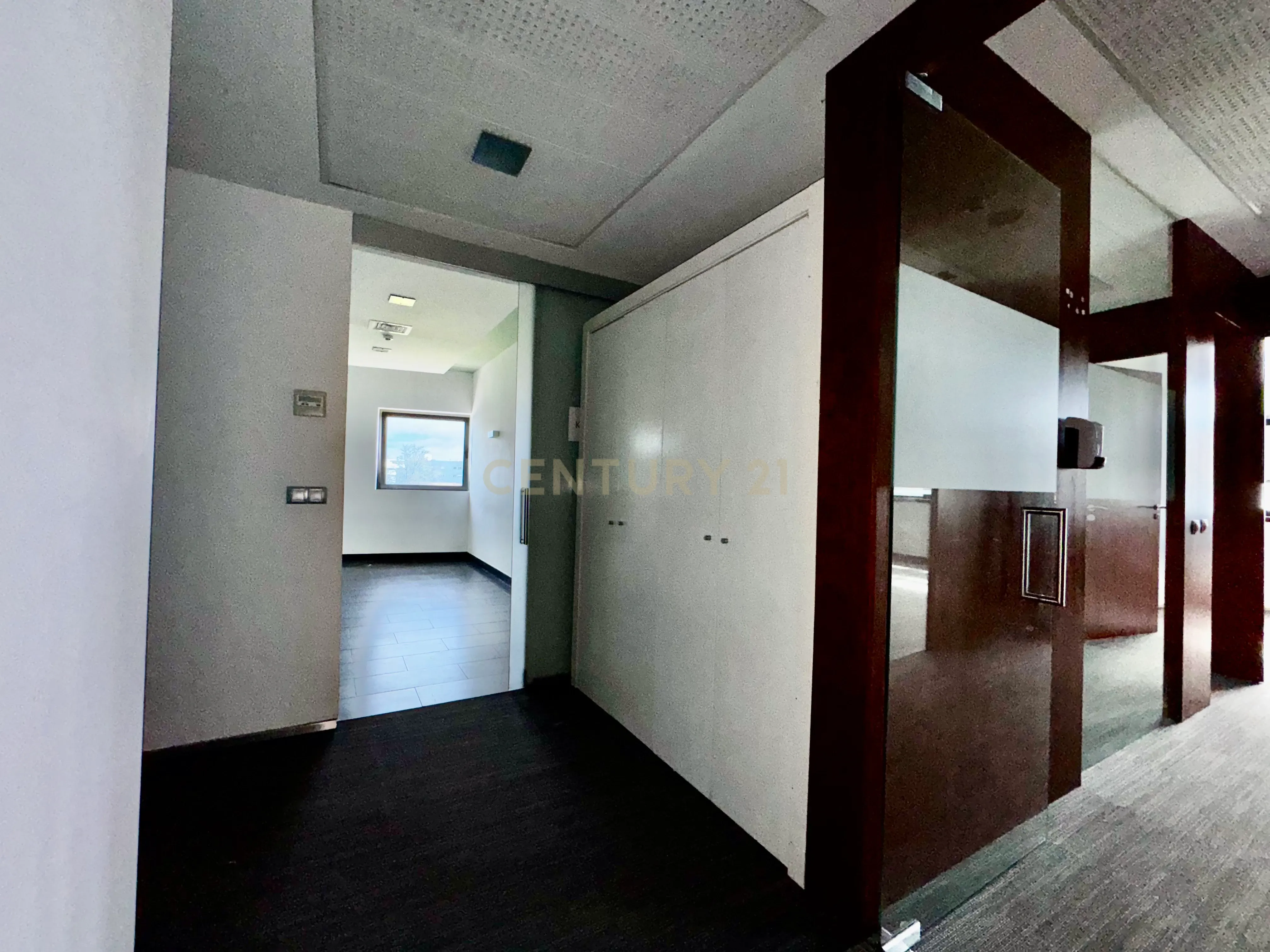 Escritório para Arrendamento no Pólo Técnico de Telheiras – 251 m² | 6 Salas | 5 Estacionamentos - Image 7