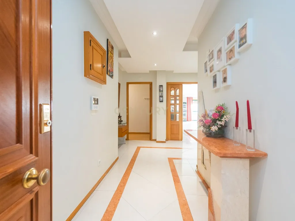 Apartamento T4 | Massamá - Image 3