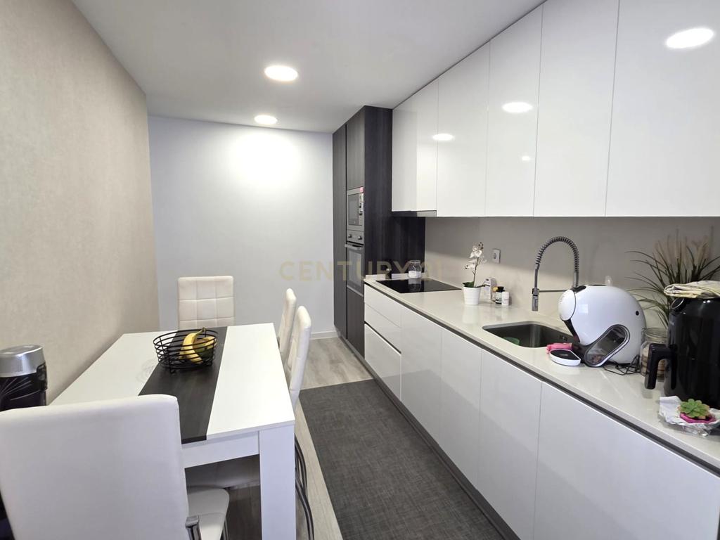 Apartamento T4 agora T3 em Almada transportes á porta  #  Negociável  # - Image 6