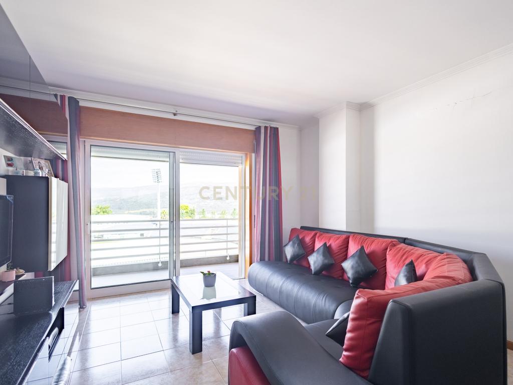 Apartamento T3 junto ao Estádio Municipal em Marco de Canaveses (3ºandar) - Image 5