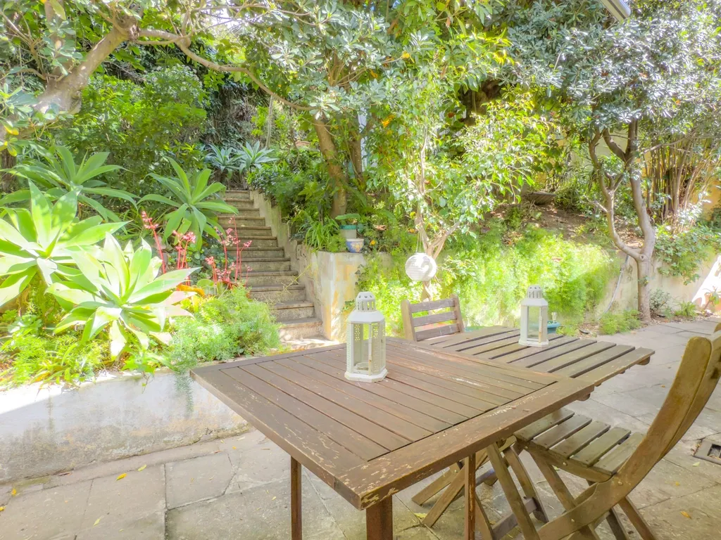 EXCELENTE MORADIA COM TERRENO DE 1000 M2 EM CAXIAS, COM OTIMA LOCALIZAÇÃO, BOAS AREAS, JARDIM MARAVILHOSO E PISCINA - Image 38