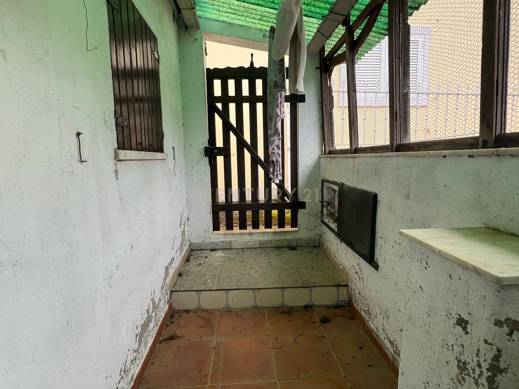 Moradia para remodelar a 1 km da encantadora Ilha do Lombo – Tomar - Image 10