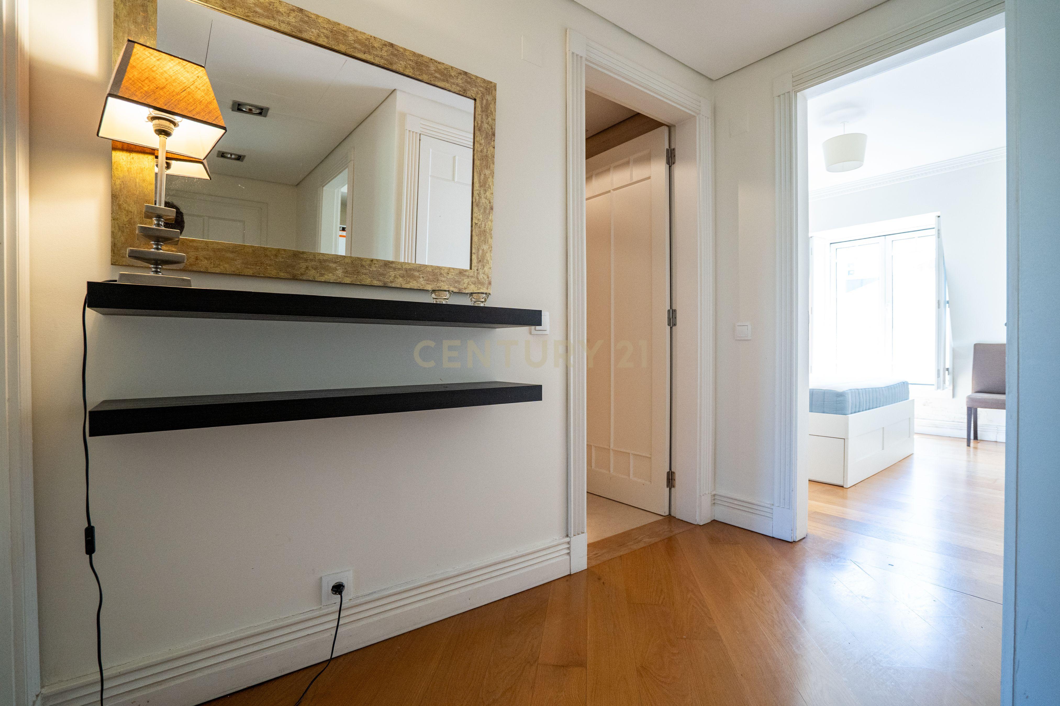 Fotografia 8 de Apartamento T1 Moderno nas Avenidas Novas, Lisboa mobilado, com ar condicionado e garagem